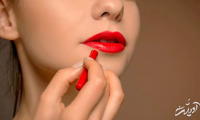 ترفند های رژ لب زدن رژ لب